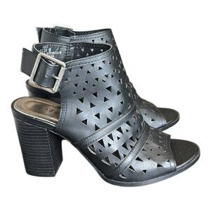Madden Girl Open Toe Chunky Block Heel Intricate Cut-Out Design Size 6